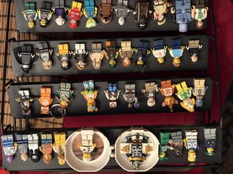 Lego figurine and accessory bundle