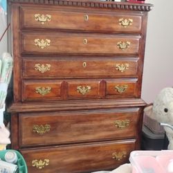 Dresser