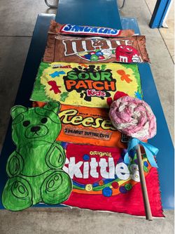 Oversized candy bars