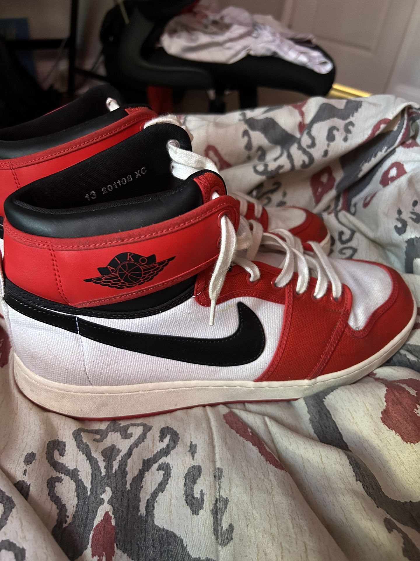 Jordan 1 Retro AJKO Chicago (2021) Size 13