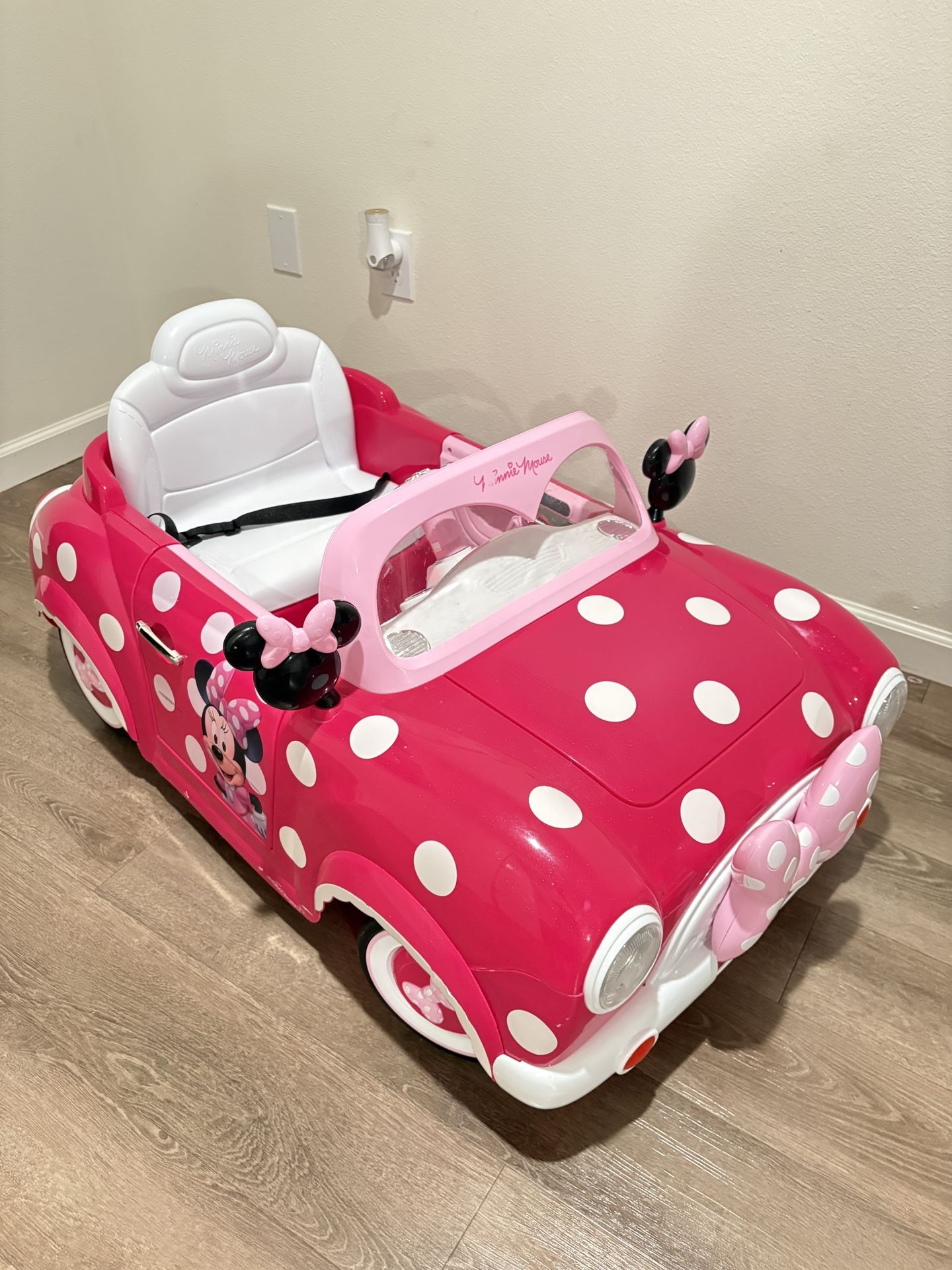 Minnie Mouse toddler Car