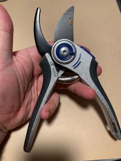 LUX-TOOLS Bypass Pruning Shears (Secateurs). LUX-TOOLS is a budget-to-mid-range European house brand (commonly sold at OBI hardware stores).