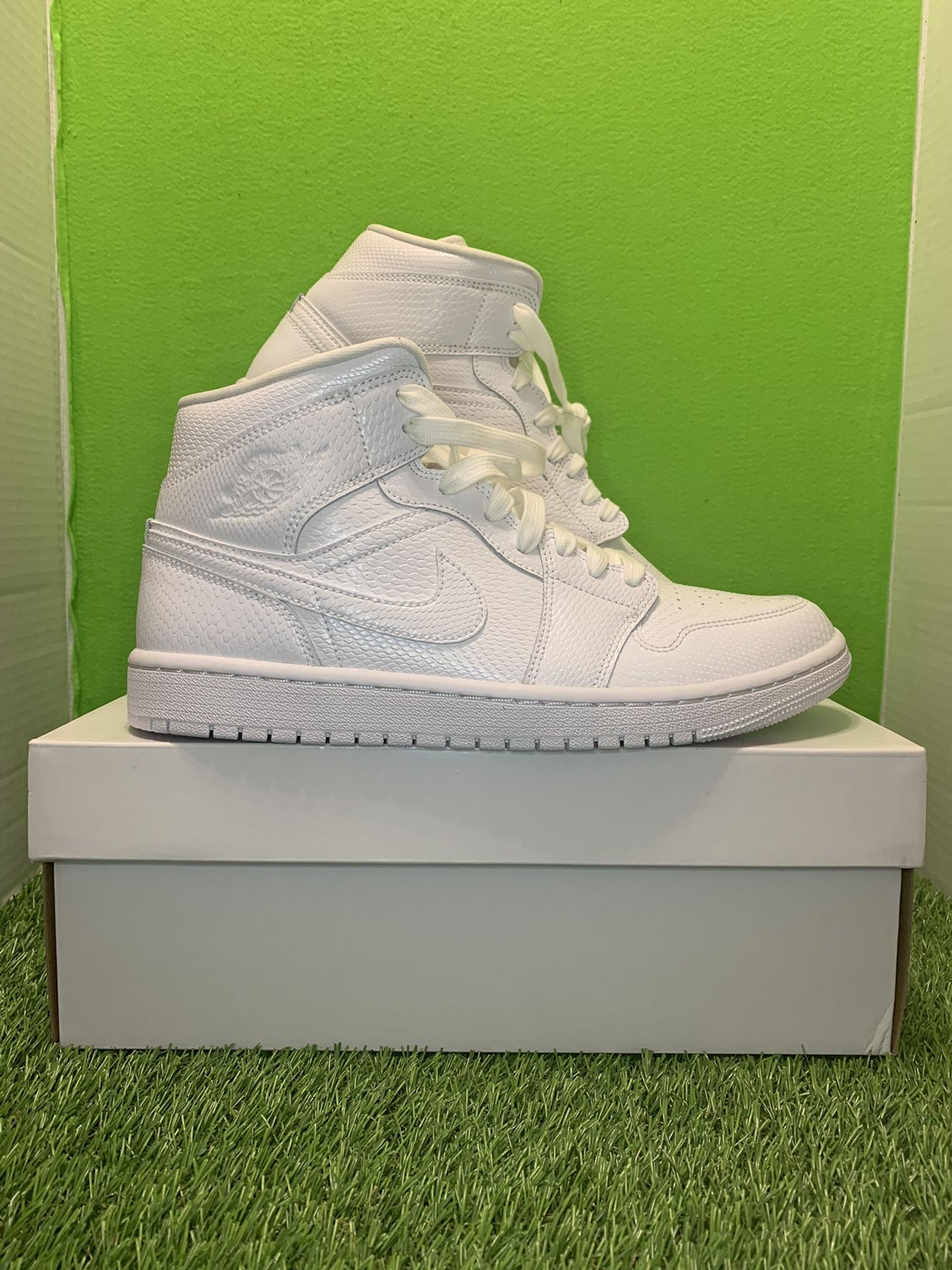 Nike Air Jordan Mid Triple White Snake Skin