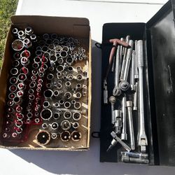MIXED LOT OF SOCKETS/TOOLS 47TH AVE. AND DOBBINS IN LAVEEN