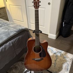 Yamaha Acoustic/Electric Guitar