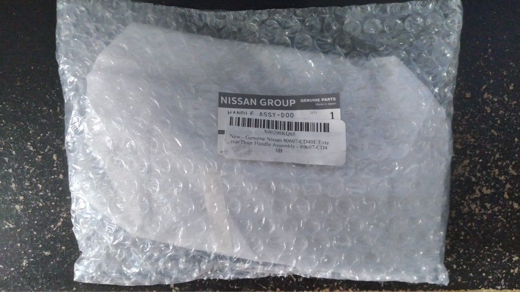 Nissan 350z Driver's Side Doorhandle OEM