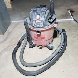 Craftmans Wet/Dry Shop Vacuum  6.5 horsepower/16 foot hose
