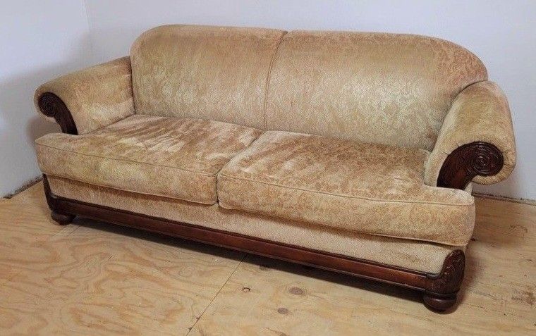 Loveseat 