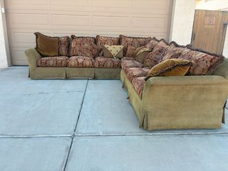 Large L-Shaped Sectional Sofa with Pillows