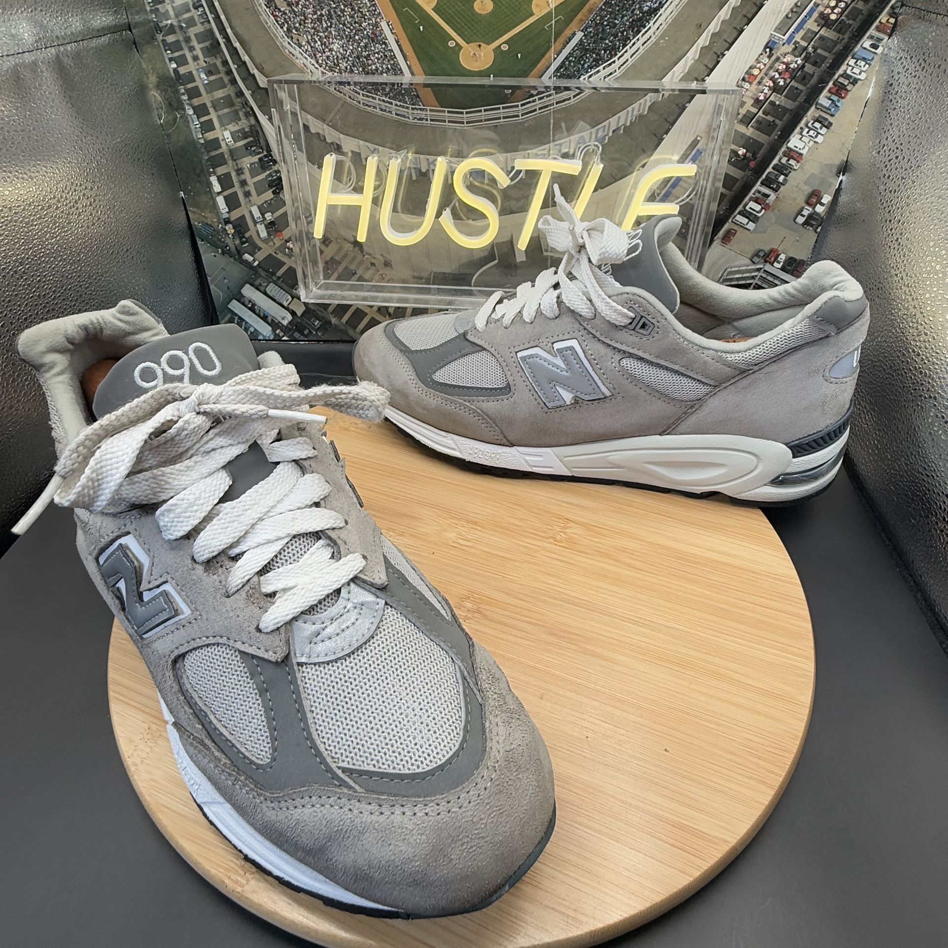 New Balance 990v2 Made in USA Grey Suede Mens Sz 10 D