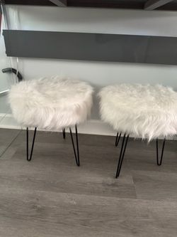Set of 2 White Faux Fur Ottoman Stools