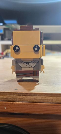 LEGO BrickHeadz Star Wars Rey Figure