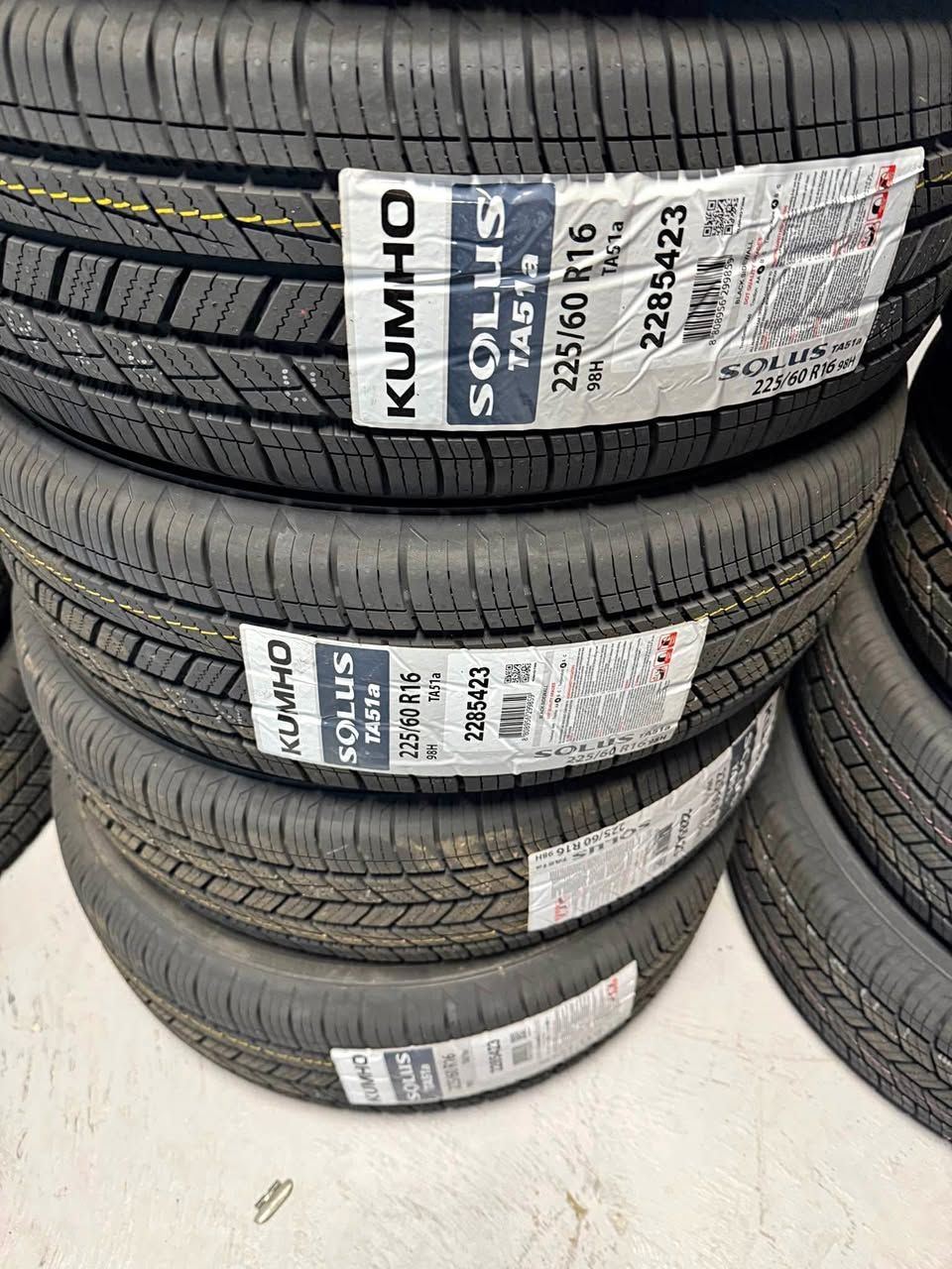 (4) 225-60-16 Kumho Solus TA51A 65k miles Free Install financing available