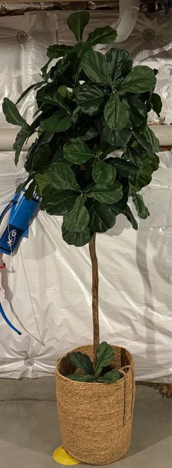 6 ft tall artificial tree