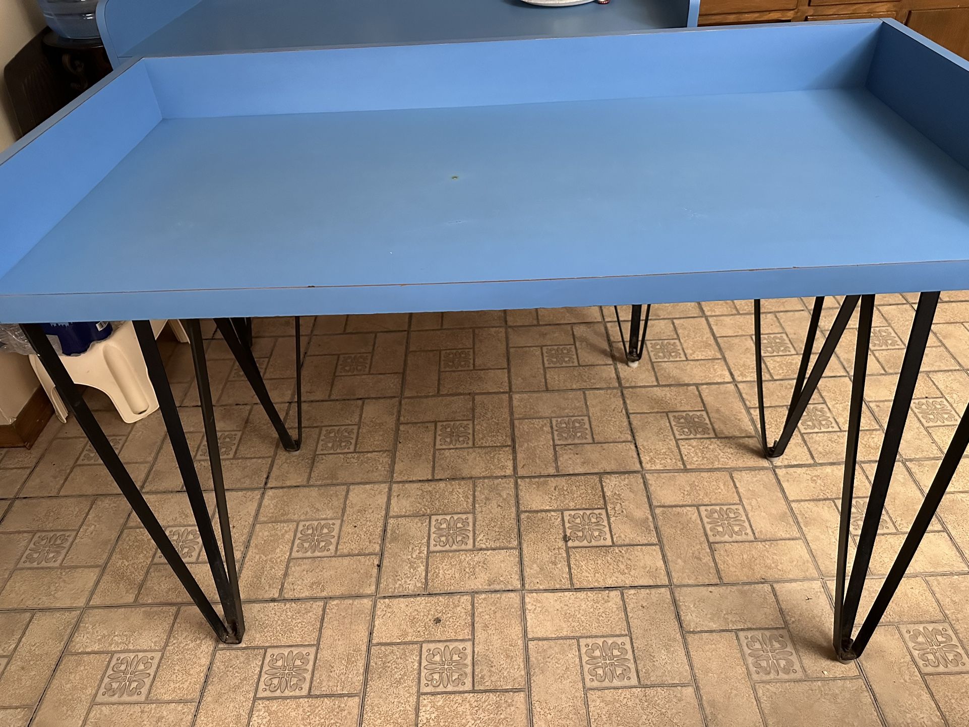 Sturdy Laundry Room Table