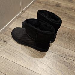 Brand New Bearpaw Boots