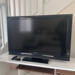 40” SONY TV and ROKU