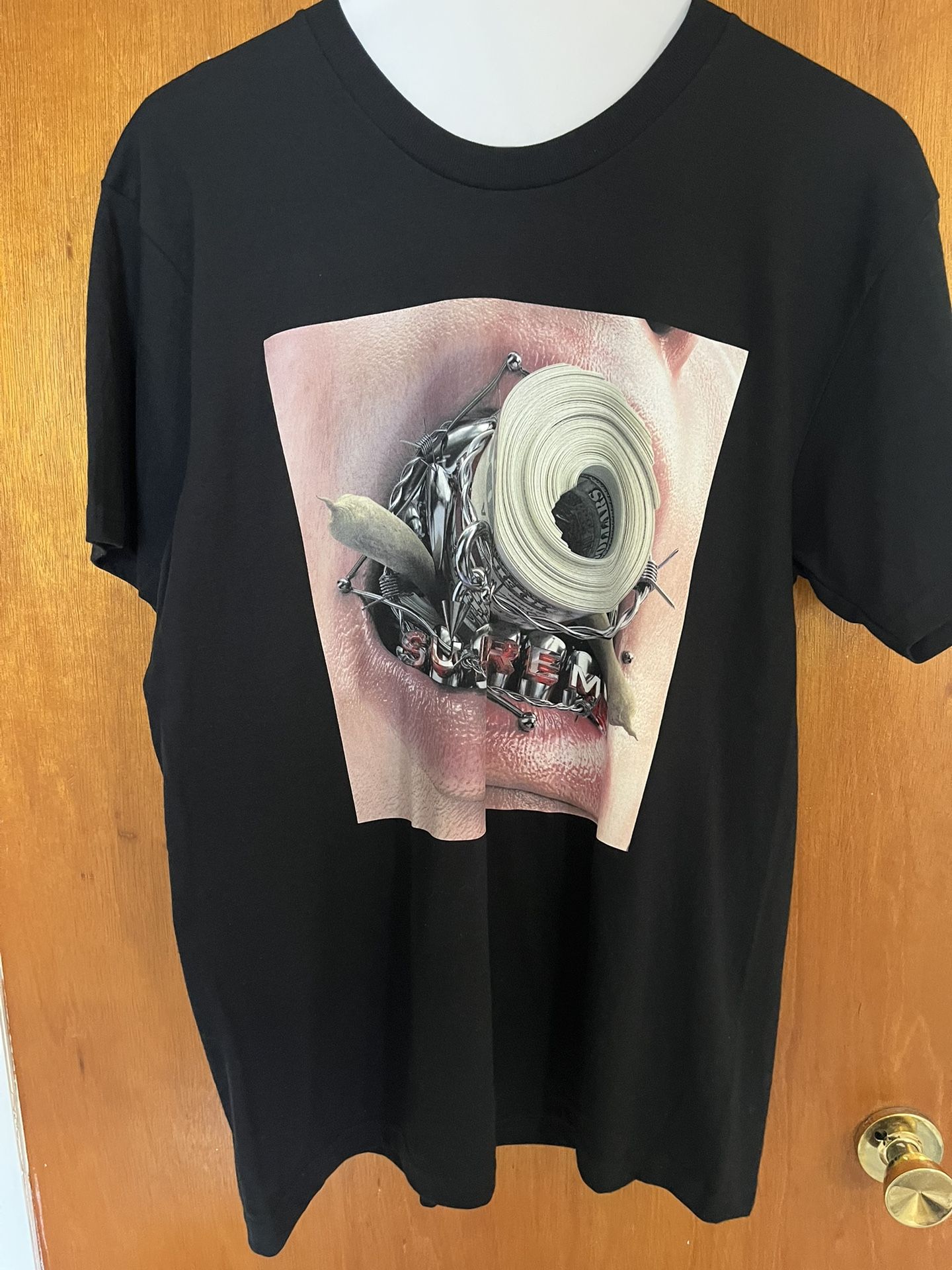 Supreme Braces Tee Size: M (Brand New)