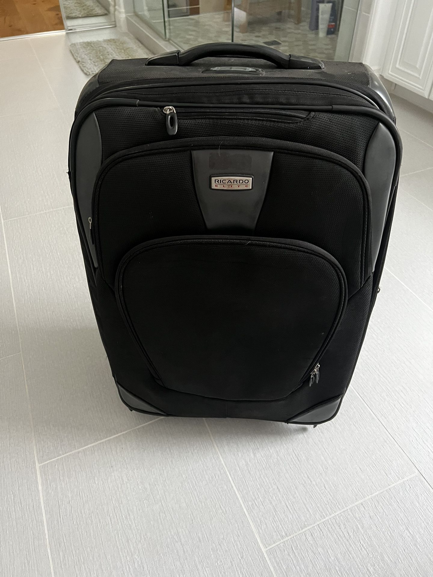 Suitcase with weight scale 27x18x12”