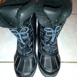 Boys Totes Size 1 Snow boots