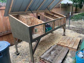 Custom rabbit/bunny hutch