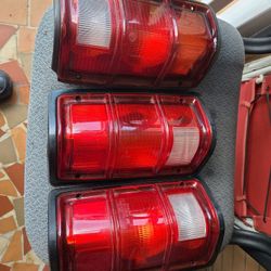 One Set Brand New One Is Use But In Great Shape 