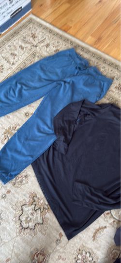 Men’s sweatpants & top size large
