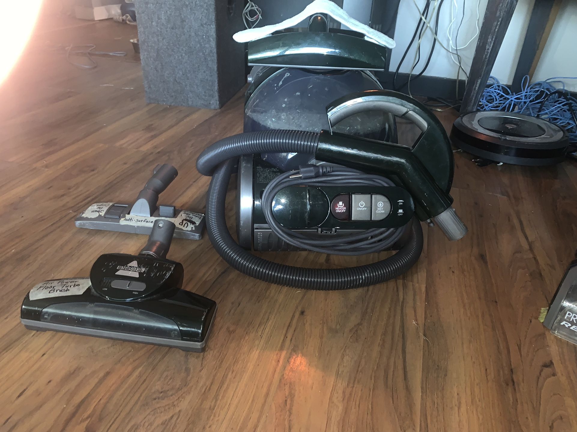 Vacuums/ Carpet Cleaners