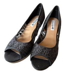 American Eagle Women’s Open Toe Wedges Black Size 11 4” Wedge Heel NWOT.    Never worn, size 11 4” wedge heel. 