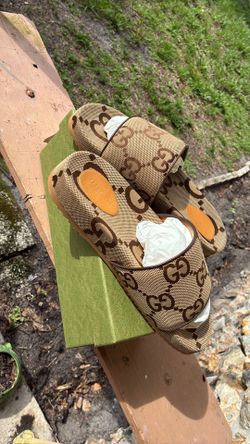 Men Authentic GUCCI SLIDES