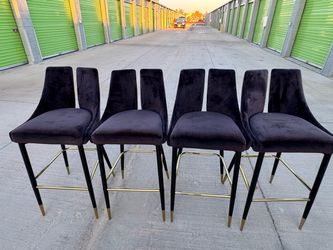 4 Sleek Grey Velvet Upholstered Stool With Matte Black/Gold Finish