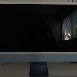 24” iMac M3 2023 (w accessories)