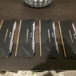 Corsair Vengeance Pro DDR4 RAM 32GB