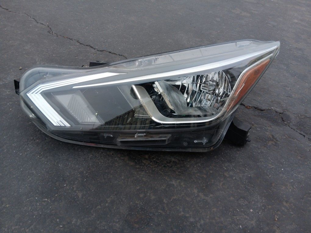 Nissan Kicks Headlight