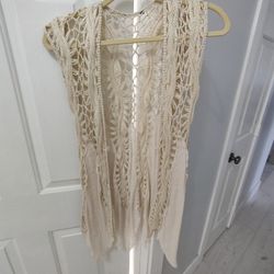 Pretty crocheted vest S/M vintage looking