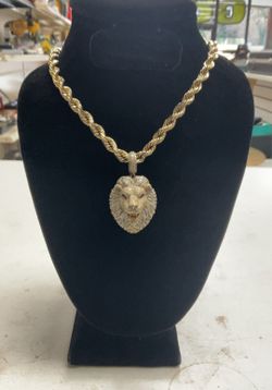 10k Diamond Lion Pendant And Rope Chain