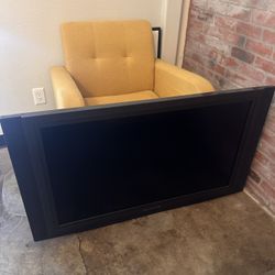 Syntax-brillian Olevia 42”  LCD HD TV