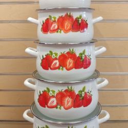 Cooking / Cookware Pot set - $74.99 ( NEW ) enamel & glass. strawberry