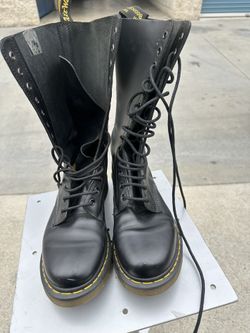 Dr Martens Size 10 L