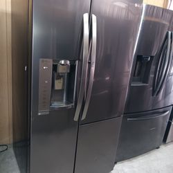L/G Refrigerator Side By Side Everything Works Good 💯