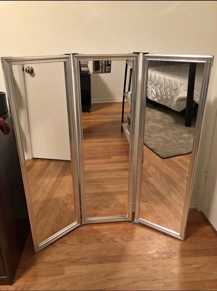 REDUCED PRICE Joy Mangano Image 4 Door Mirror (tri fold) for Sale in