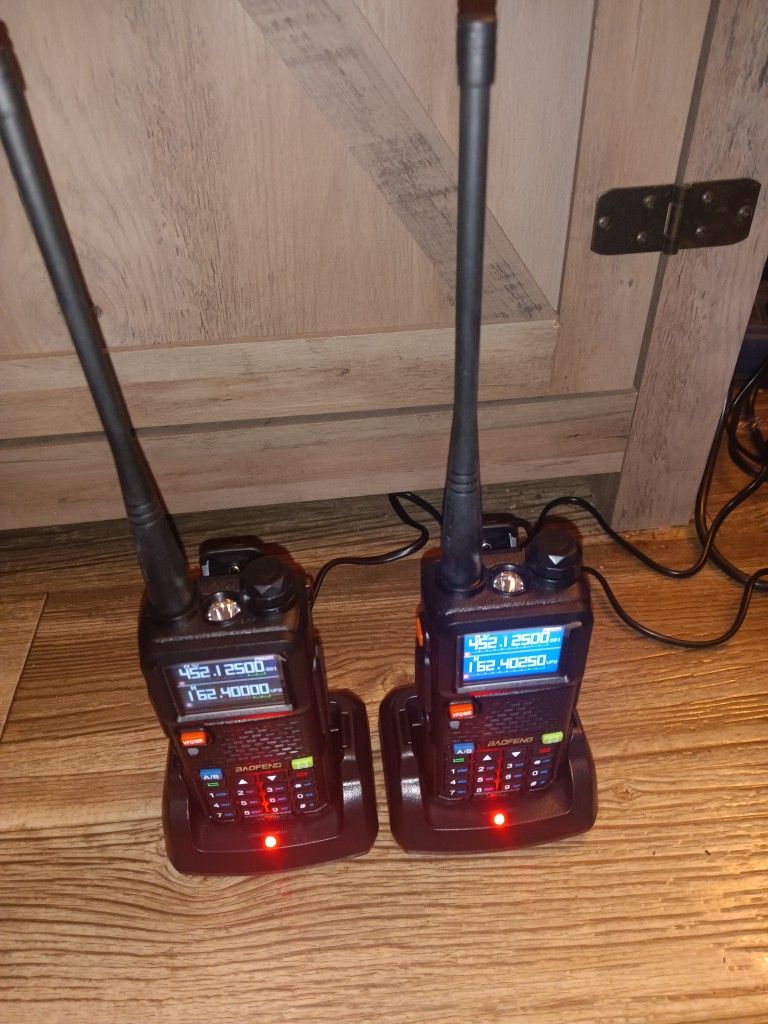 TWO-WAY RADIOS/WALKIE TALKIES