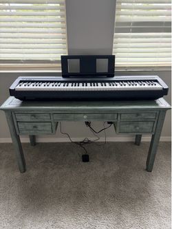 Yahama P45B Piano