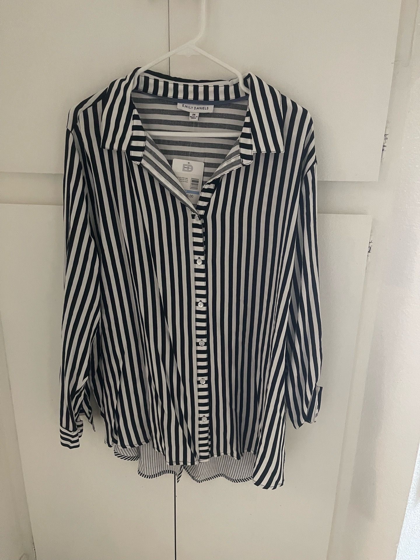 Bonita blusa nueva negra usada nunca