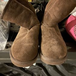Woman Ugg Boots Size 7