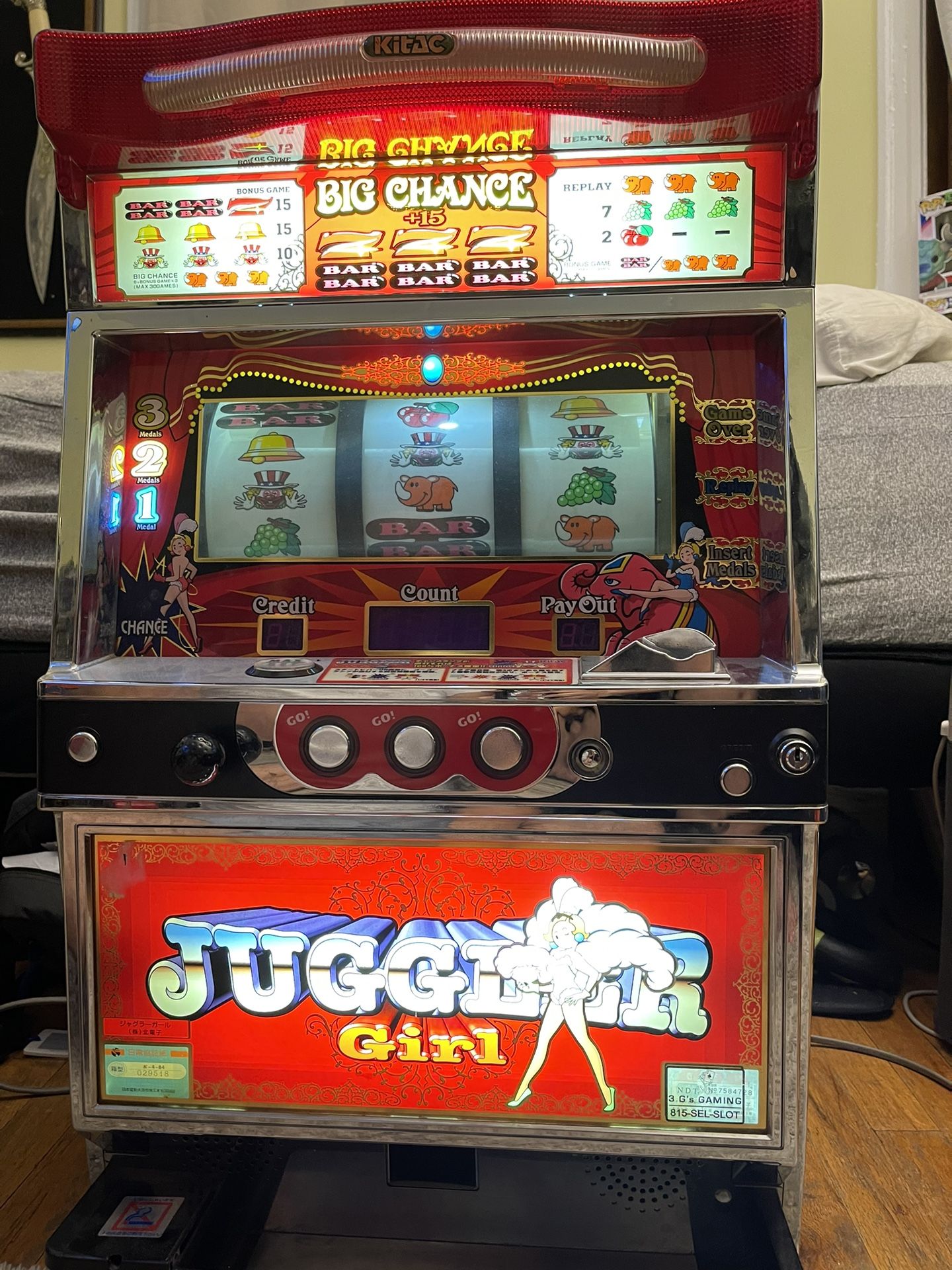 JUGGLER GIRL SLOT MACHINE