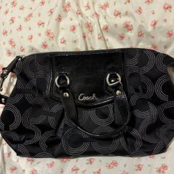 Mid/Early 00’s Black coach purse
