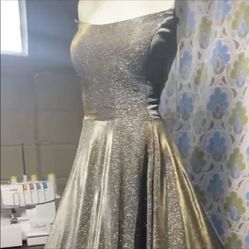 Stunning One Size Sparkly Silver/gold Formal Prom Dress W Slit And Pockets