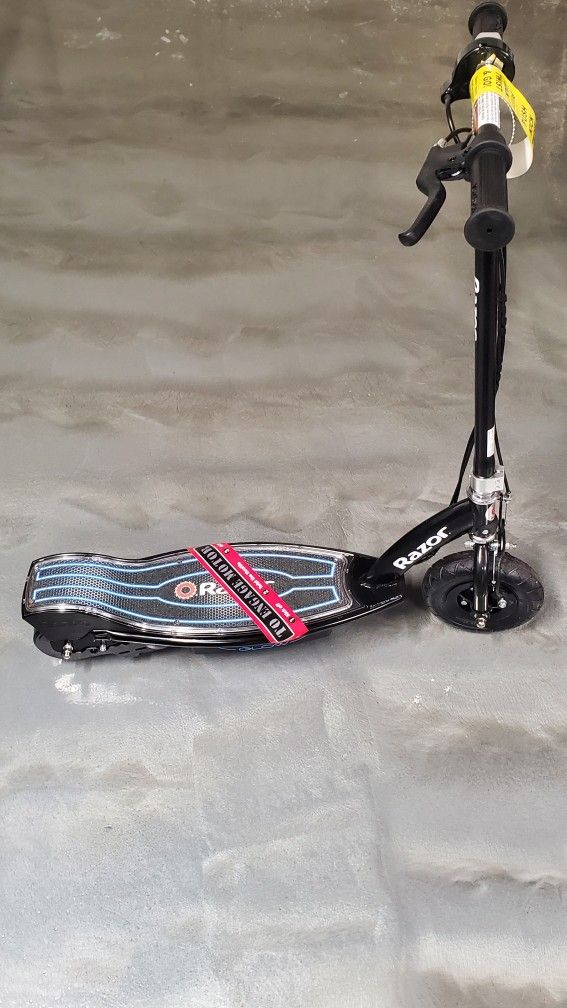 RAZOR E100 ELECTRIC SCOOTER