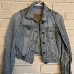 Hollister Co Women’s Light Washed Jean Jacket Size Small 